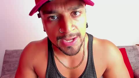 Snapshot of mike_estevess chatting on February 9, 2:07 pm   online show from February 9, 2:07 pm