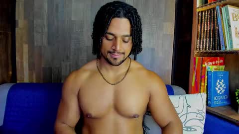 Snapshot of mike_estevess chatting on February 22, 12:40 pm   online show from February 22, 12:40 pm