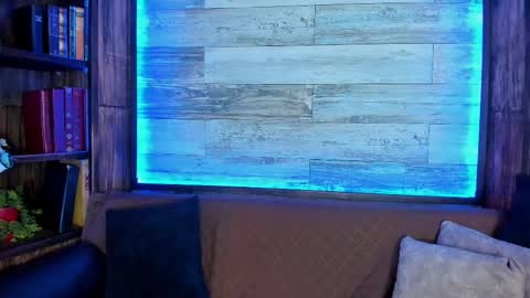Snapshot of mike_estevess chatting on March 7, 5:18 am   online show from March 7, 5:18 am