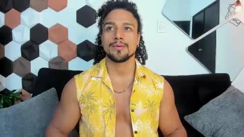 Snapshot of mike_estevess chatting on March 8, 6:58 pm   online show from March 8, 6:58 pm