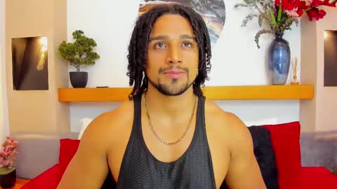 Snapshot of mike_estevess chatting on February 24, 1:24 am   online show from February 24, 1:24 am