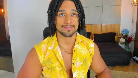 Snapshot of mike_estevess chatting on January 31, 12:29 pm   online show from January 31, 12:29 pm