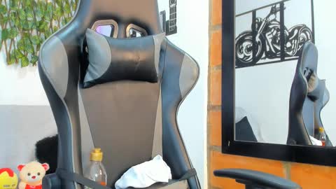 Snapshot of mike_kilian1 chatting on February 13, 2:09 pm mike kilian1 online show from February 13, 2:09 pm