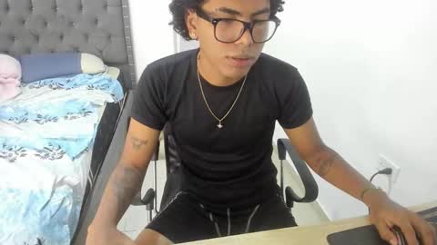 mike_master9 online show from October 20, 6:02 pm