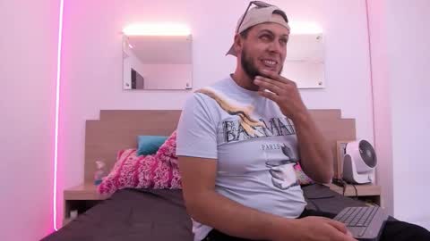 mike y gaby online show from January 10, 2:44 pm