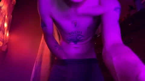 Snapshot of mikeswanston chatting on October 15, 12:39 pm Mike Swanston online show from October 15, 12:39 pm