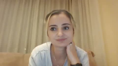 miki234809581 online show from November 3, 9:05 pm