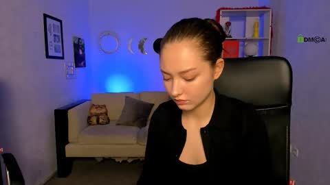 Miki online show from March 2, 7:15 am