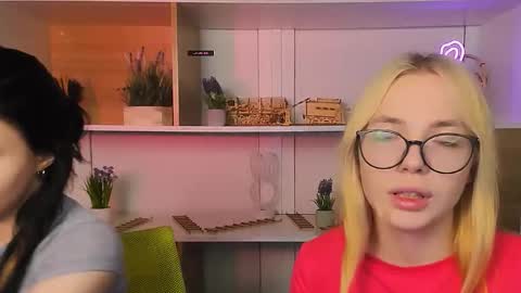 miki_ti online show from November 29, 9:39 am