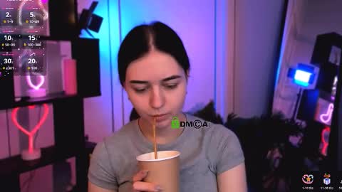 miki_ti online show from December 16, 6:31 am