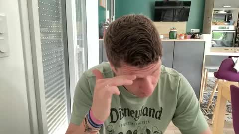 miklp8463 online show from June 8, 11:44 am