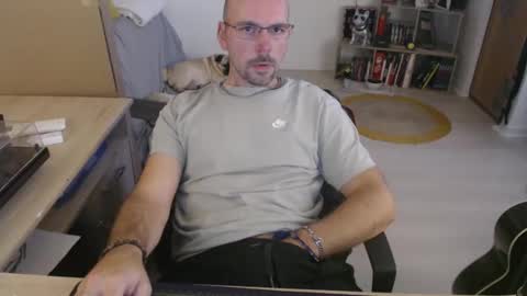 mikmik91 online show from October 28, 3:57 pm