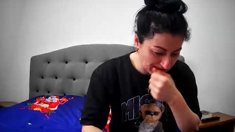 Mikyloveu online show from April 3, 3:19 pm