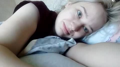 Mila 420 online show from May 3, 6:30 am