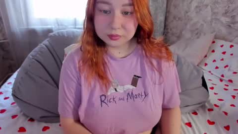 Snapshot of mila_foxxxy chatting on February 24, 9:10 am Mila shy sensual person  online show from February 24, 9:10 am