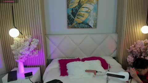 mila_hank online show from March 18, 12:11 pm