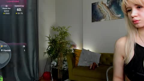 mila_kinor online show from February 12, 1:20 am