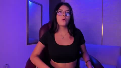 mila_koopeer online show from July 31, 7:37 pm
