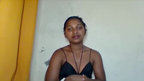 mila_lunah online show from May 10, 3:13 am