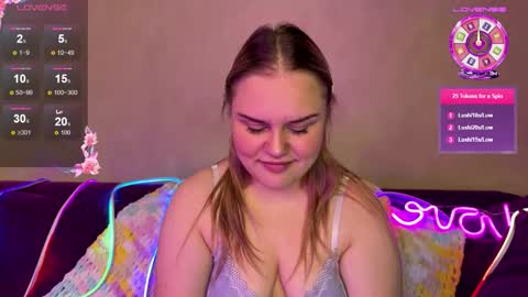 Snapshot of mila_mikki chatting on October 14, 10:13 pm Milla Mikki online show from October 14, 10:13 pm