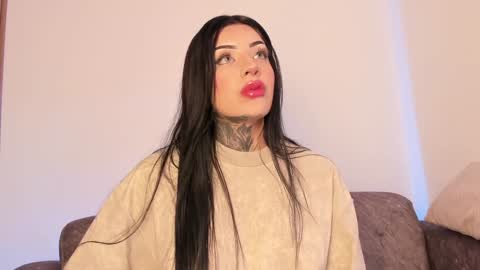 Snapshot of mila_monty__ chatting on December 15, 7:10 pm     online show from December 15, 7:10 pm