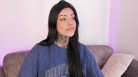 Snapshot of mila_monty__ chatting on February 7, 9:15 pm     online show from February 7, 9:15 pm