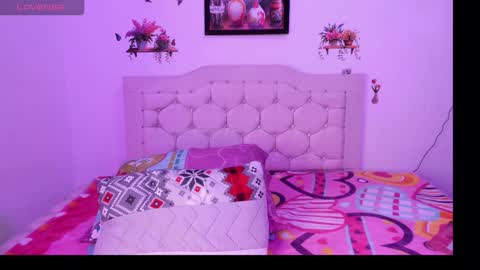 laura online show from January 6, 3:43 am