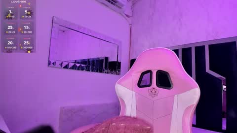 Milenna online show from December 17, 4:52 am