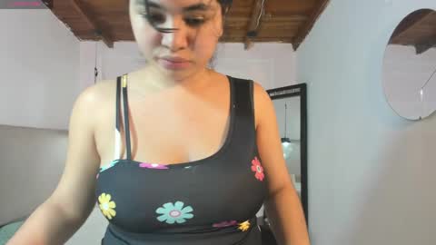 milaheat1 online show from April 28, 2:27 am