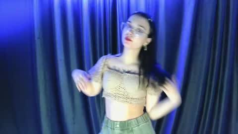 milaholeen66 online show from June 2, 6:32 pm