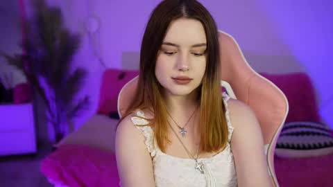 milanamoons online show from September 10, 1:01 pm