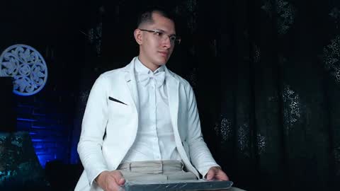 milandavid1 online show from April 21, 5:53 pm