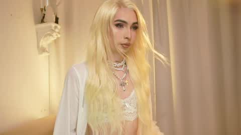 MILAN SANTANA online show from April 19, 9:39 pm