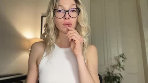 Mila online show from April 19, 5:03 pm