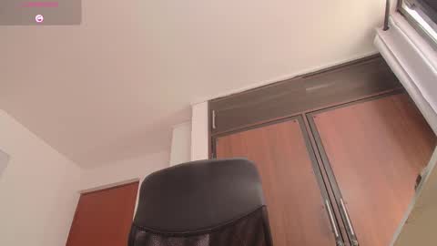 Miley online show from December 3, 3:02 pm