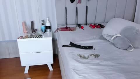 MILEY  online show from January 16, 4:10 am