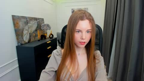 mileygloss online show from April 16, 11:43 am