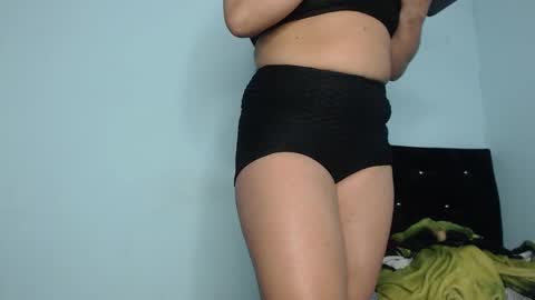 Anay velez online show from February 23, 4:03 am