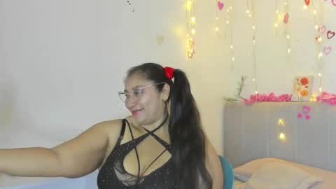 Snapshot of milf_latinn chatting on October 9, 5:40 pm milf latinn online show from October 9, 5:40 pm