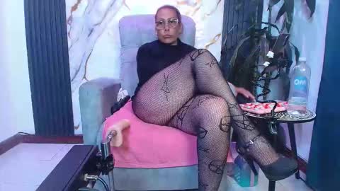  milf sikiu  online show from April 22, 3:02 am