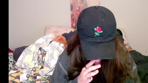 Snapshot of milfmonee chatting on January 31, 1:22 am MILF Monee online show from January 31, 1:22 am