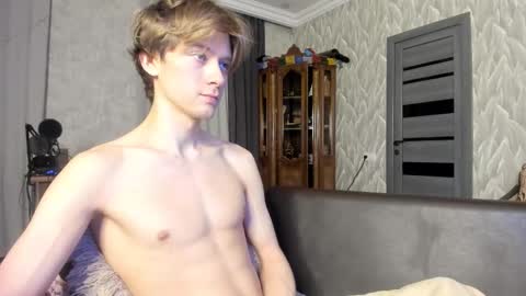 Isaac online show from March 4, 10:29 pm