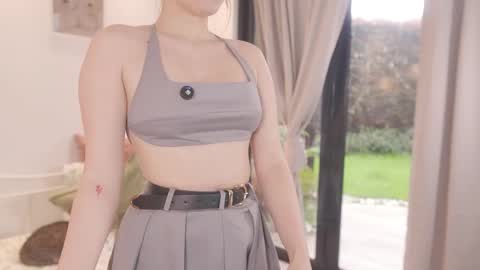 milky_0 online show from June 6, 7:20 pm