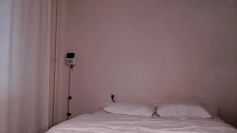 milky__way_ online show from October 24, 1:01 pm