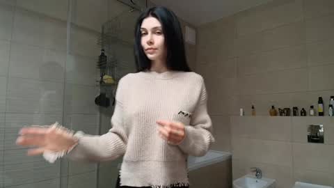 milla bella online show from January 31, 8:50 pm