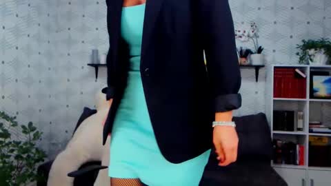 Snapshot of millaxqueen chatting on September 27, 1:53 pm MillaXQueen online show from September 27, 1:53 pm
