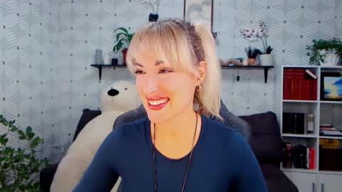 Snapshot of millaxqueen chatting on September 30, 3:11 pm MillaXQueen online show from September 30, 3:11 pm