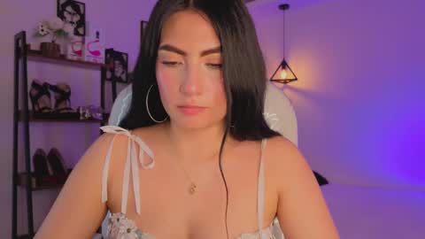 miller_vanessa_ online show from October 3, 10:07 pm