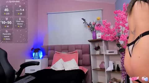 Snapshot of milu_beluci chatting on October 10, 3:18 pm  Milu Belucci  online show from October 10, 3:18 pm