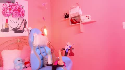 milu_carbajal_x online show from February 18, 4:01 am